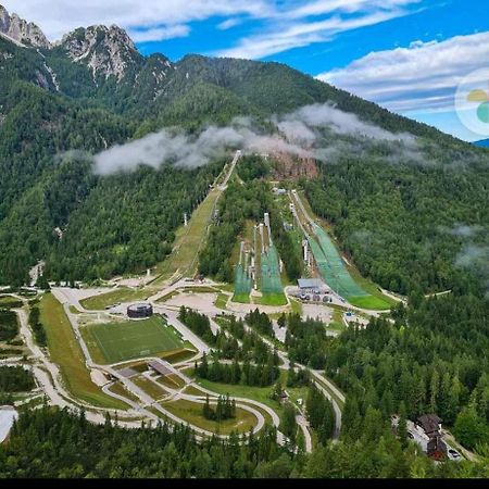 RatečeZbogarアパートメント エクステリア 写真